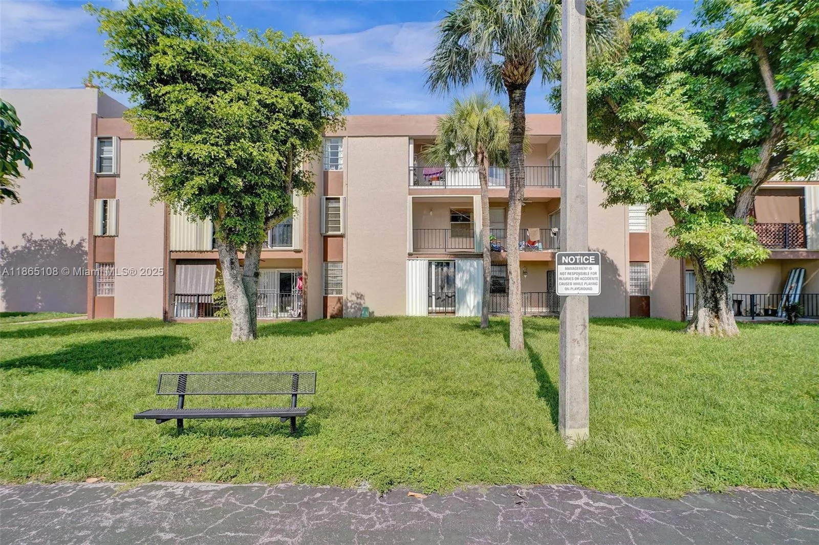 Hialeah, Florida 33014, United States, 1 Bedroom Bedrooms, ,2 BathroomsBathrooms,Residential,Active,197672