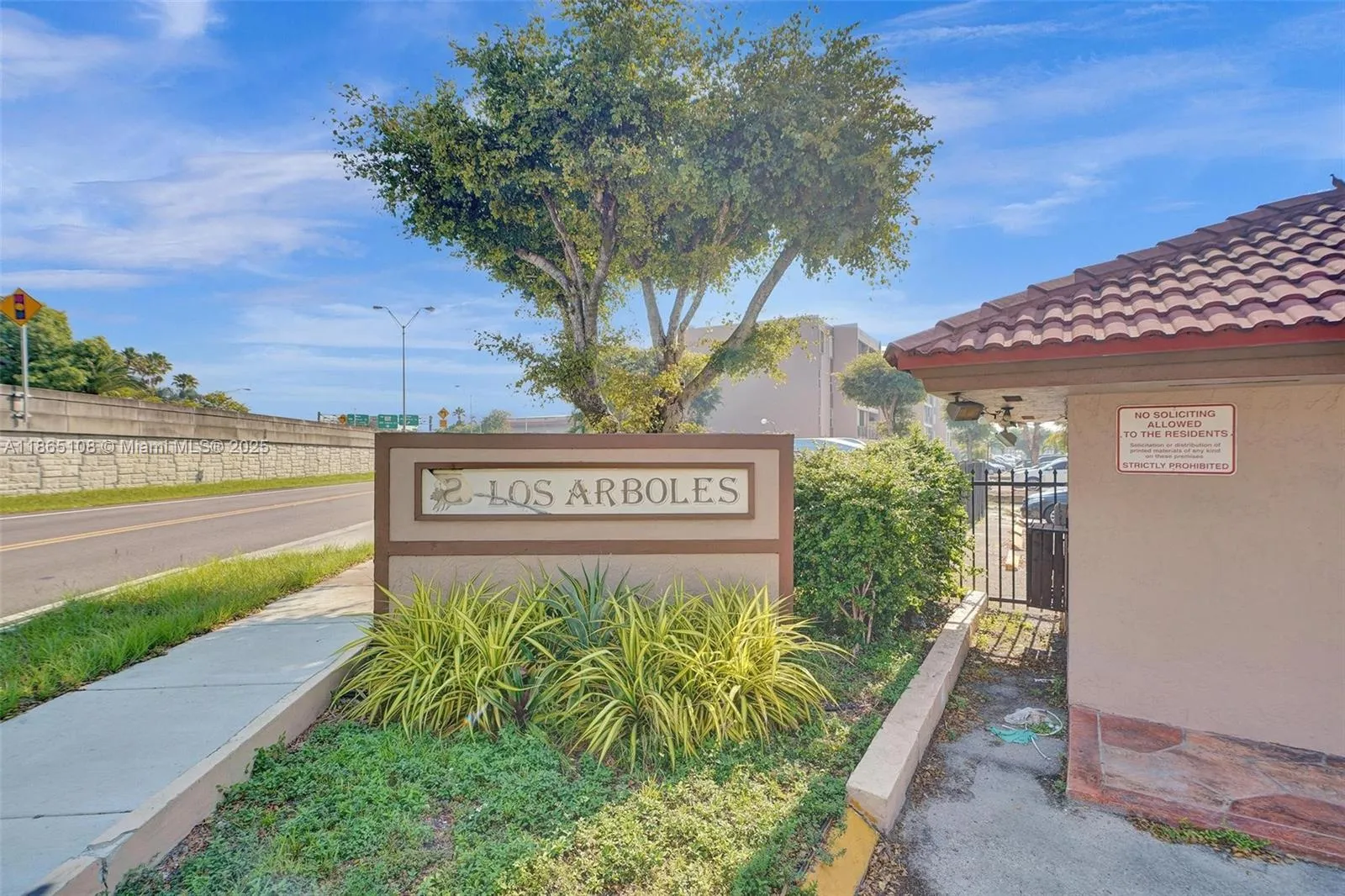 Hialeah, Florida 33014, United States, 1 Bedroom Bedrooms, ,2 BathroomsBathrooms,Residential,Active,197672