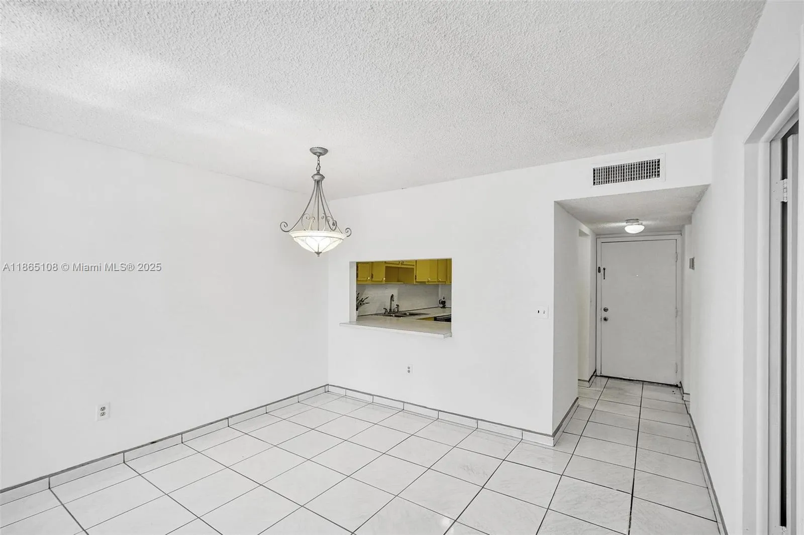 Hialeah, Florida 33014, United States, 1 Bedroom Bedrooms, ,2 BathroomsBathrooms,Residential,Active,197672