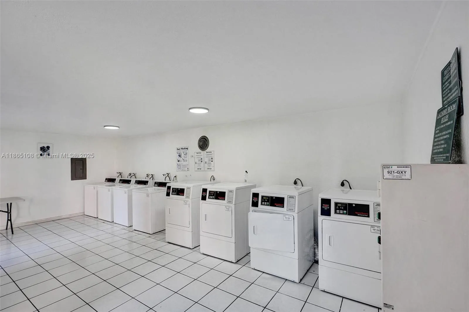 Hialeah, Florida 33014, United States, 1 Bedroom Bedrooms, ,2 BathroomsBathrooms,Residential,Active,197672