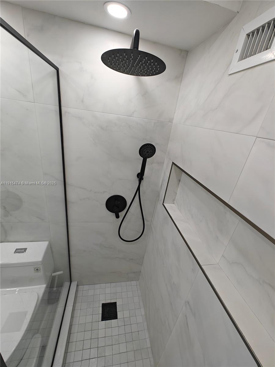 FOUR AMBASSADORS CONDO PH - Residential Lease