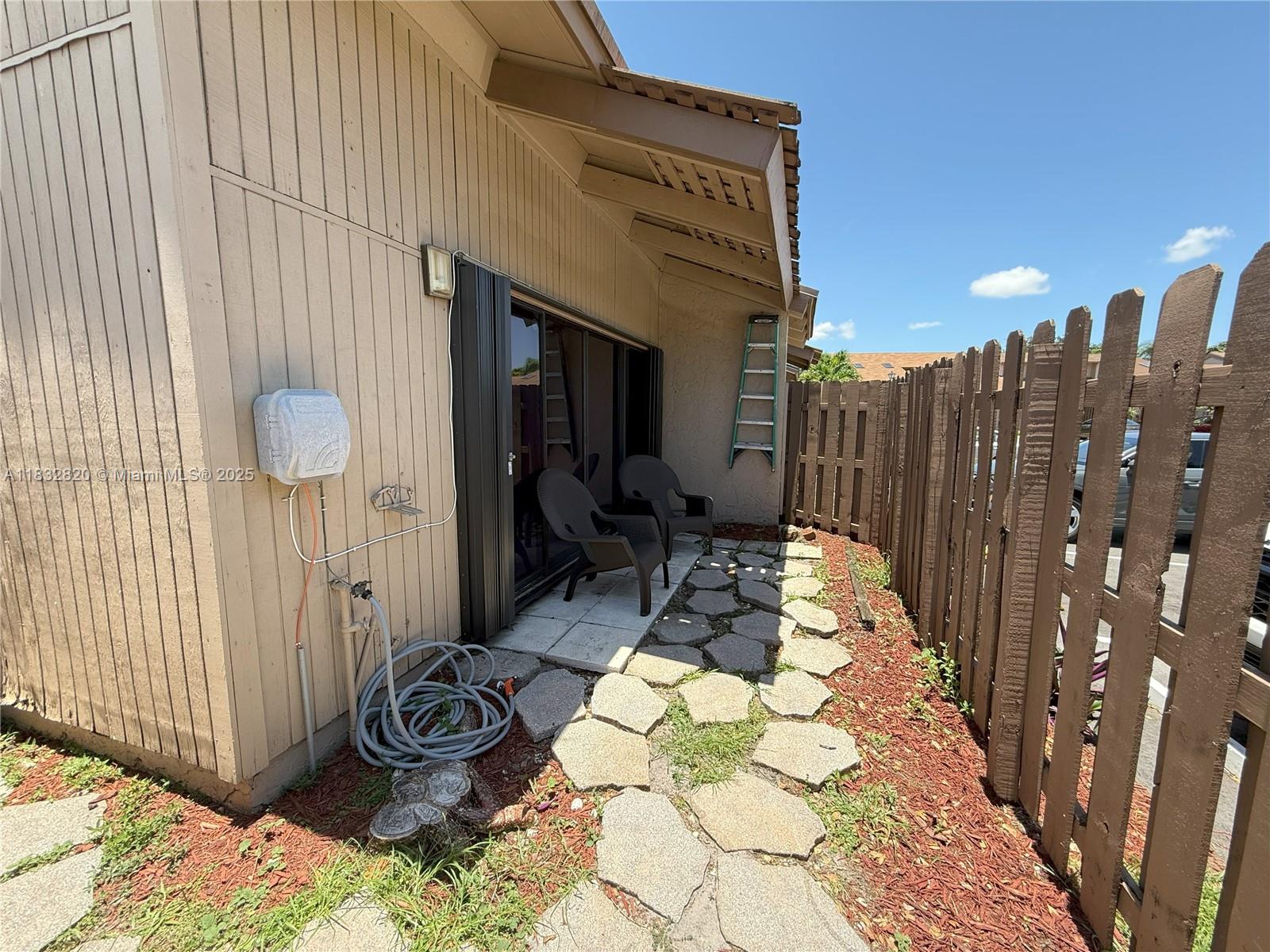 1965 SW 81st Way