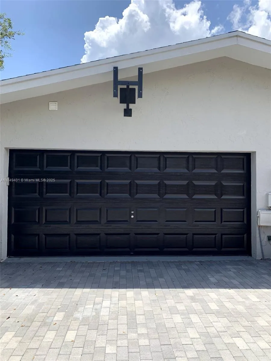 Palmetto Bay, Florida 33157, United States, 3 Bedrooms Bedrooms, ,2 BathroomsBathrooms,Residential,Active,181697