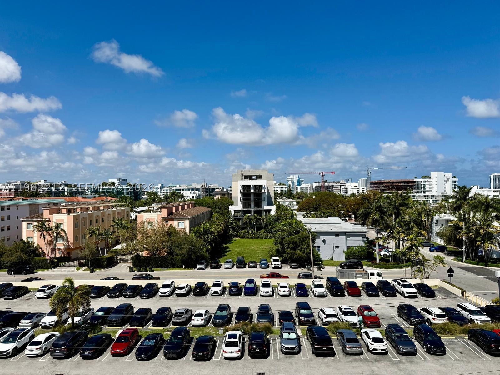 1111 N Kane Concourse 500