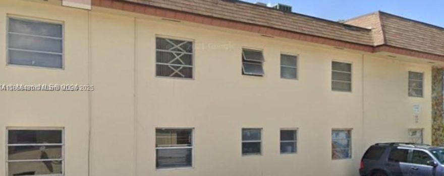 Beautiful and spacious 2 bedrooms, 1 bath, two walk-in closets in master bedroom, blind in all windows. ceiling fan, bathroom is just renovated in 2021, central A/C replaced in 2019, kitchen replaced in 2019. Community pool . The unit is equipped with gas range and hot water which included in the HOA fee. Great community and location. Must see!