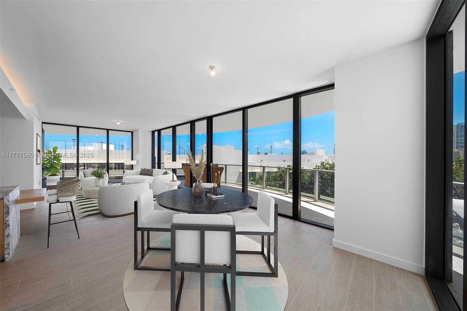 FIVE PARK - Residential