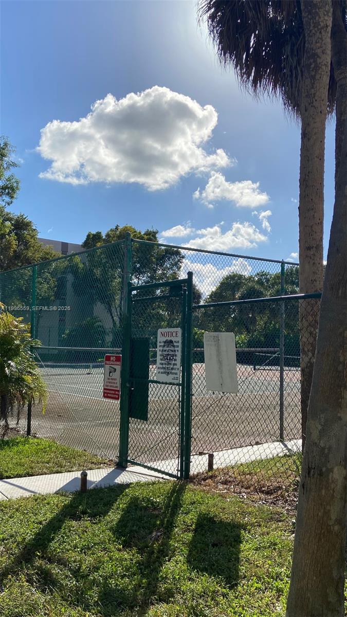 SHERWOOD SQUARE CONDOMINI - Residential