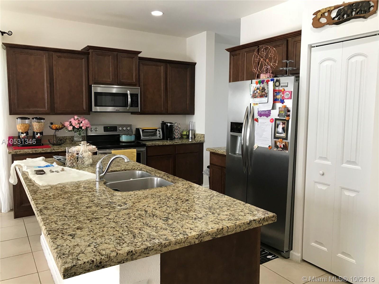 BAILES COMMONS - Residential