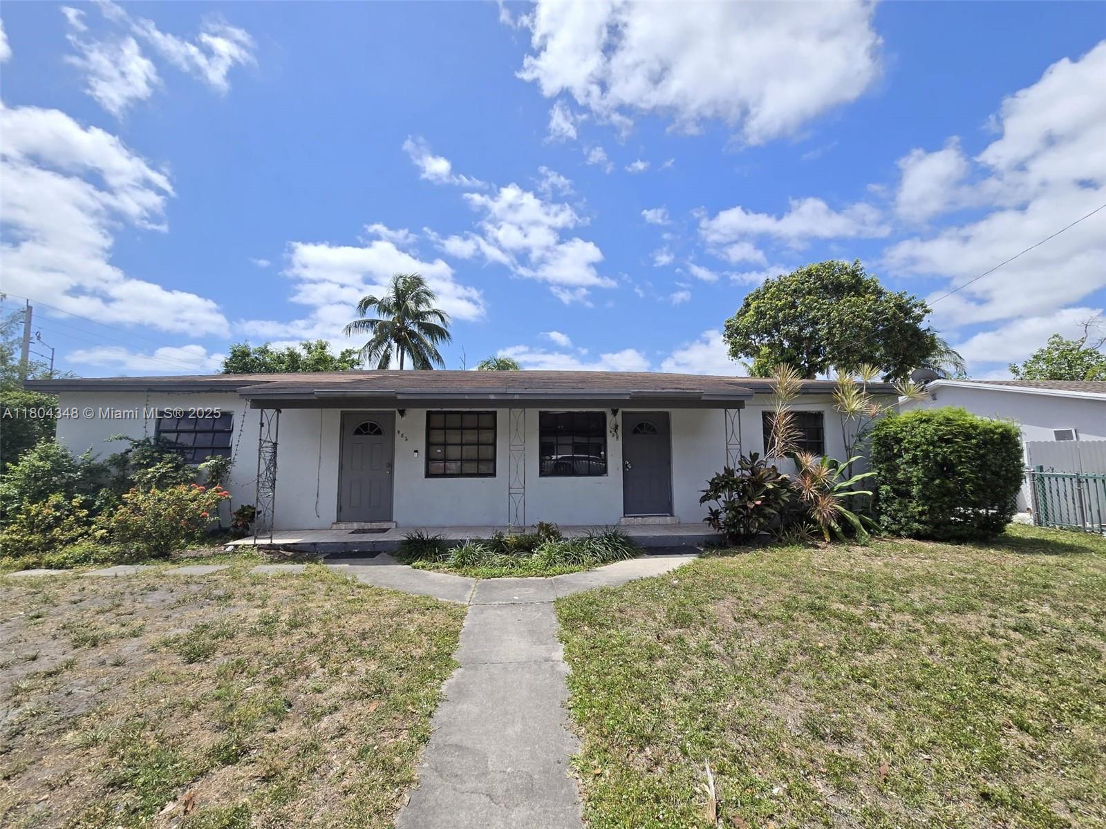 480 Ne 136th St 480, North Miami, Miami-Dade County, Florida - 3 Bedrooms  
1 Bathrooms - 
