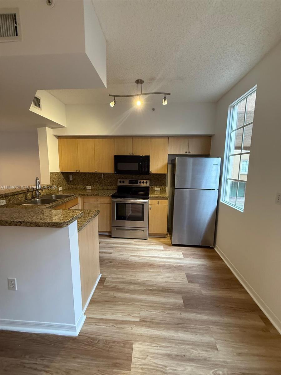AVENTI AT AVENTURA CONDO - Residential Lease