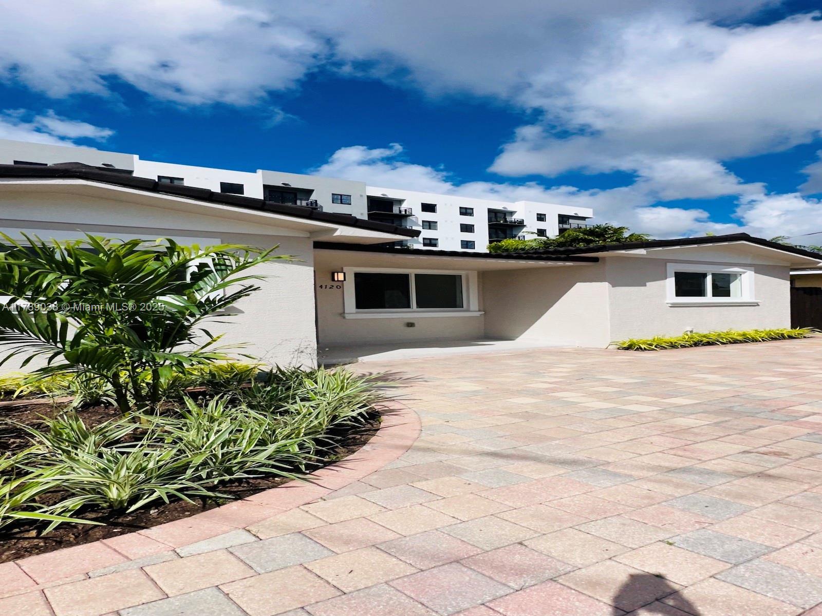 4120 Sw 69th Ave, Miami, Broward County, Florida - 5 Bedrooms  
2 Bathrooms - 