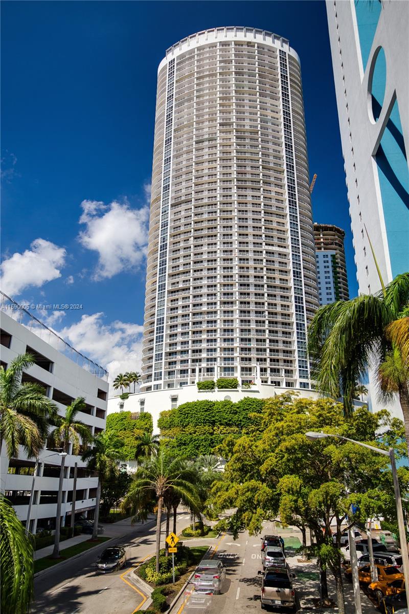 1750 N Bayshore Dr 3512