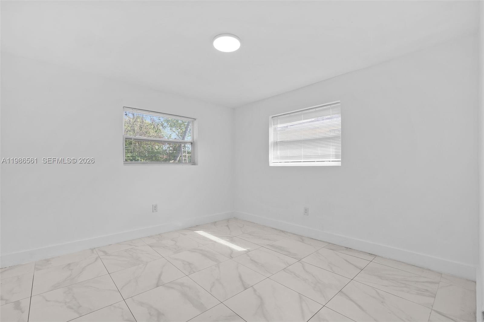 BEVERLY HEIGHTS - Residential Lease