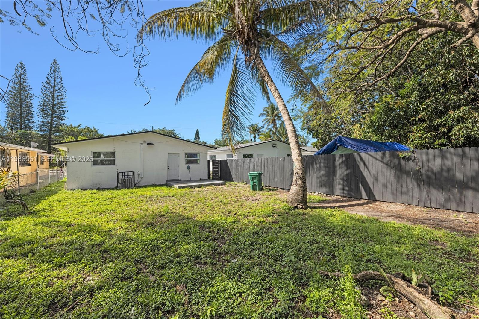 BEVERLY HEIGHTS - Residential Lease