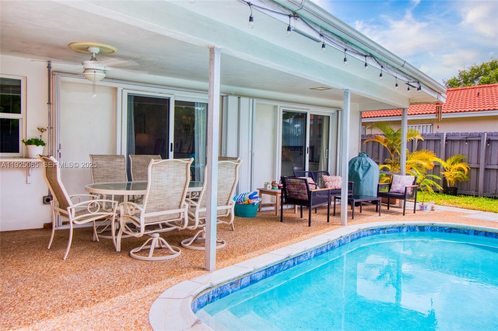 UNIVERSITY PARK COUNTRY C - Residential