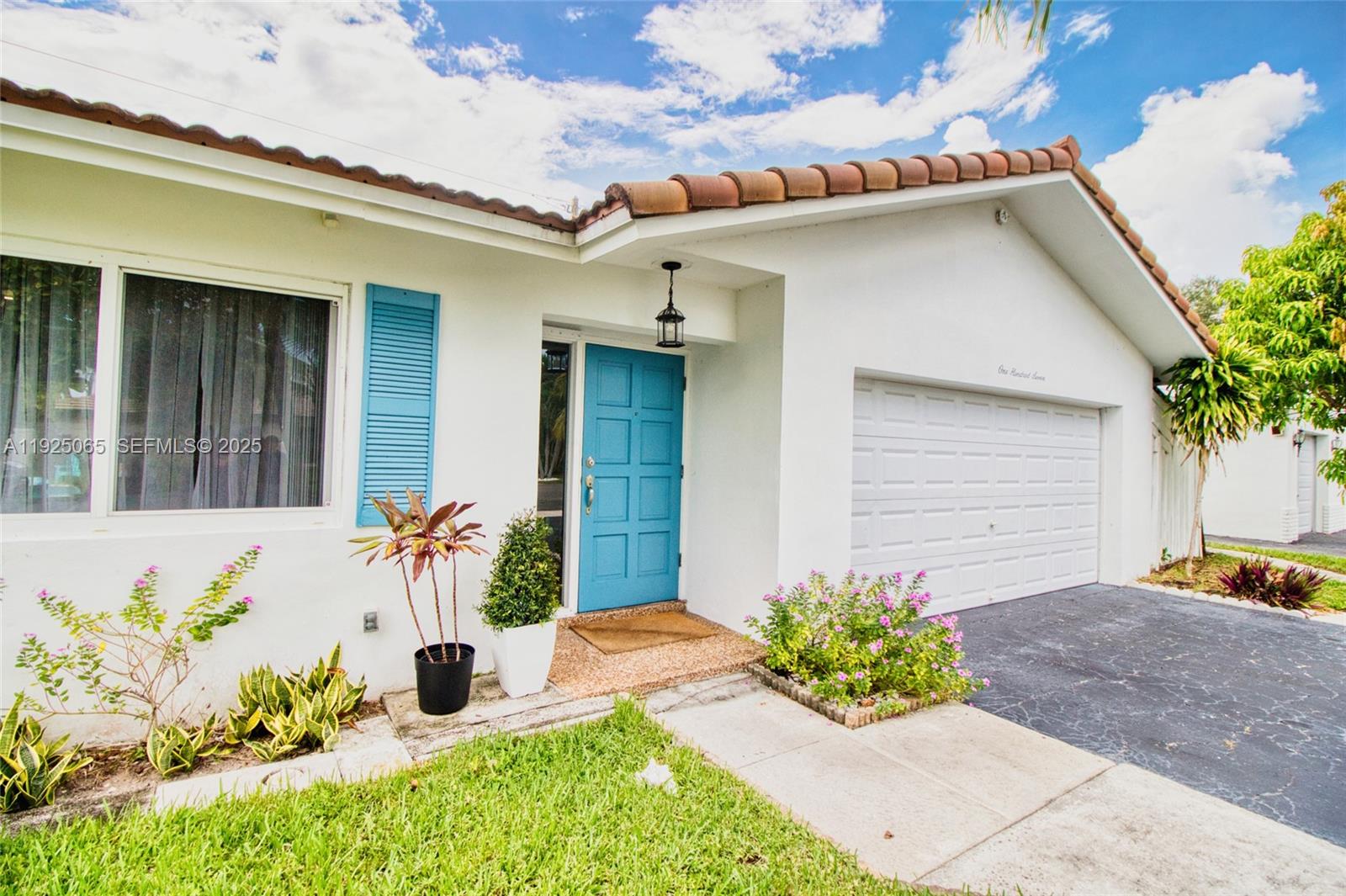 UNIVERSITY PARK COUNTRY C - Residential