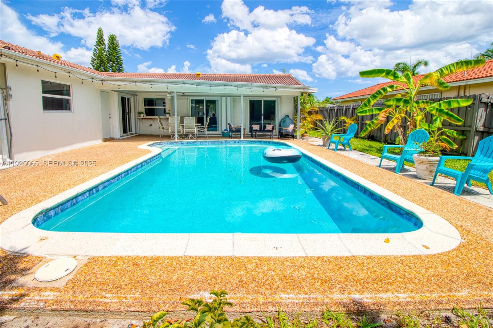 UNIVERSITY PARK COUNTRY C - Residential