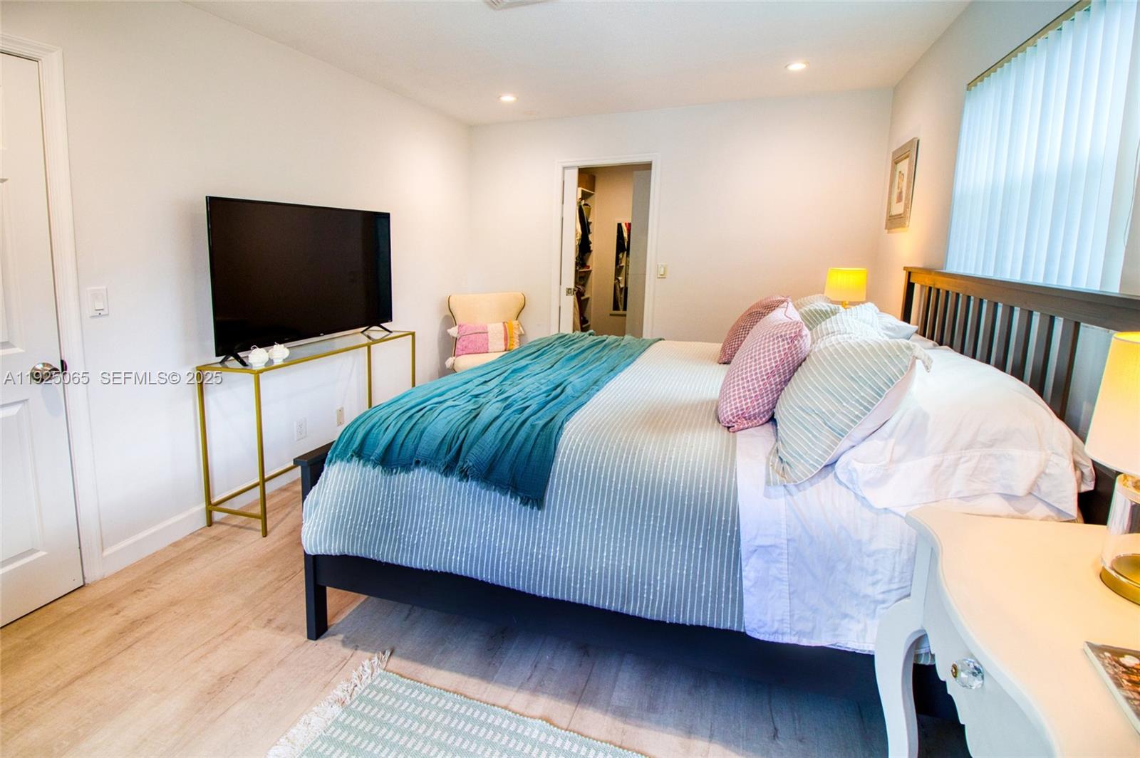 UNIVERSITY PARK COUNTRY C - Residential