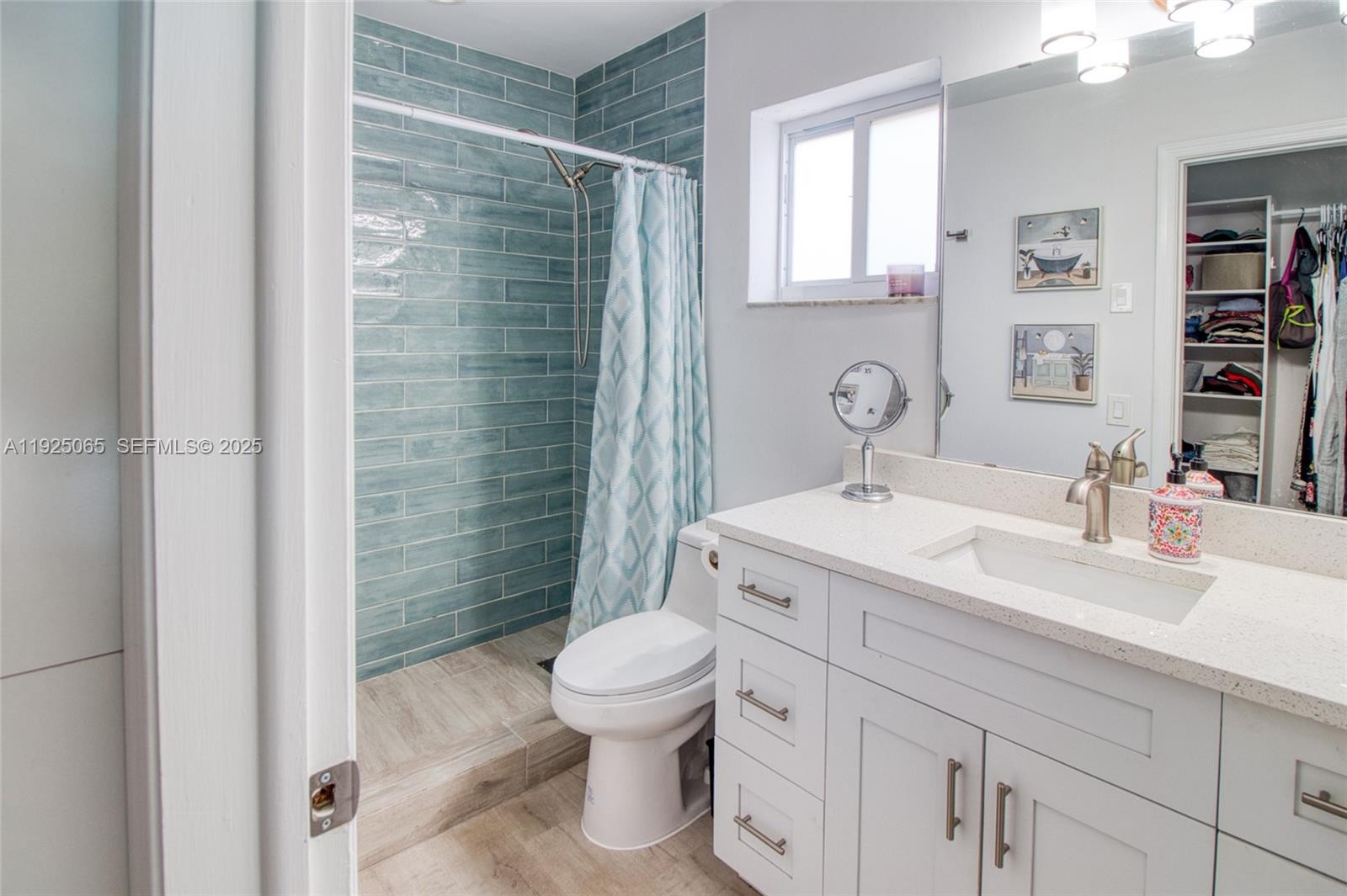 UNIVERSITY PARK COUNTRY C - Residential