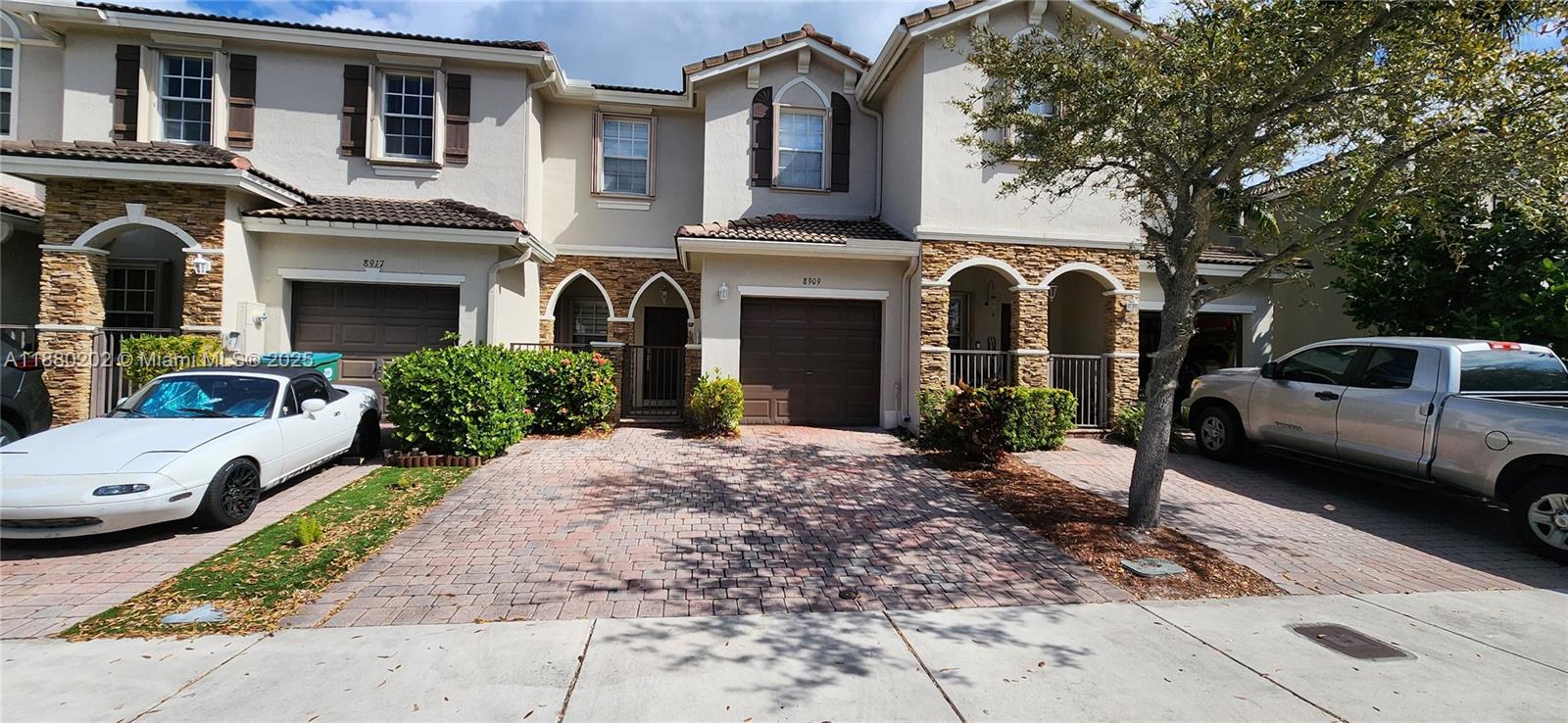 Discover this 3-bedroom, 2.5-bath townhome in the prestigious Lakes By The Bay Gee community, in the heart of Cutler Bay.
This secure gated community offers a peaceful lifestyle with an excellent location near shopping, dining, and Miami attractions.
Inside, you’ll enjoy a smart layout with the advantage of no carpet. The home features elegant white marble-style tile floors combined with laminate flooring, adding brightness, style, and easy care.
The kitchen is spacious and modern, with white cabinetry and a granite countertop that unite elegance and durability.
Outdoors, a covered terrace and private patio with outdoor kitchen provide the perfect setting for gatherings!
This townhome offers comfort and functionality in one of Miami-Dade’s most desirable communities.