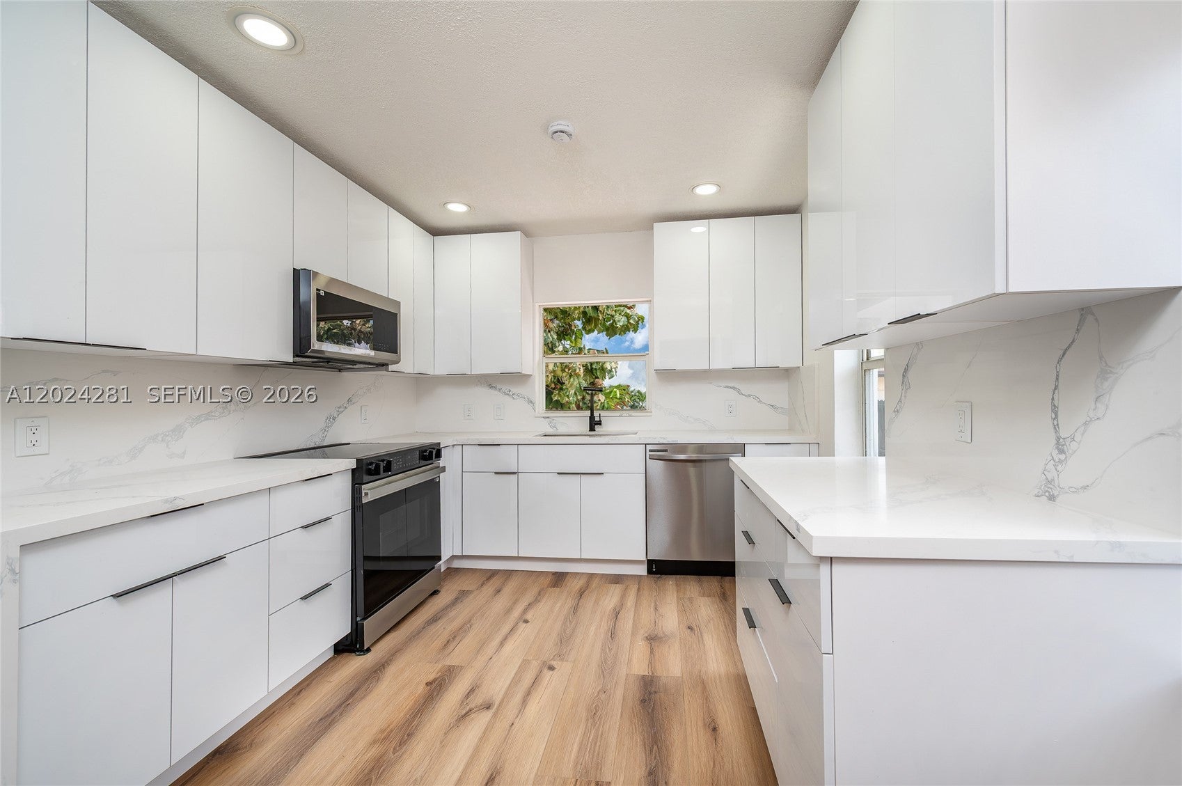264 Navajo St