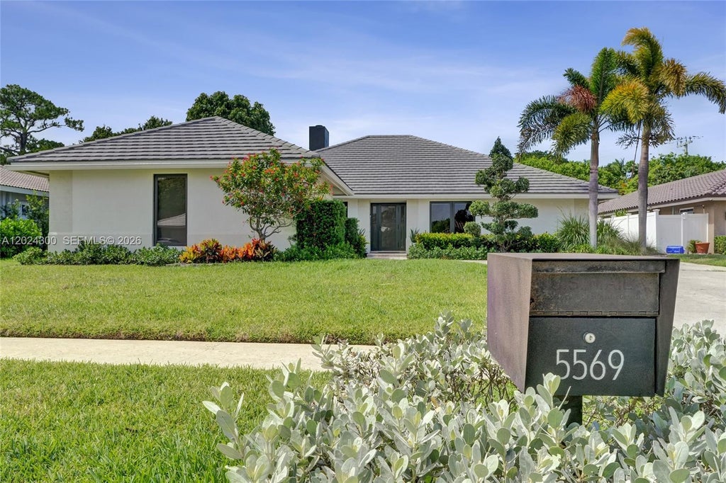 Photo of 5569 Wind Drift Ln, Boca Raton, FL 33433 (MLS # A12024300)
