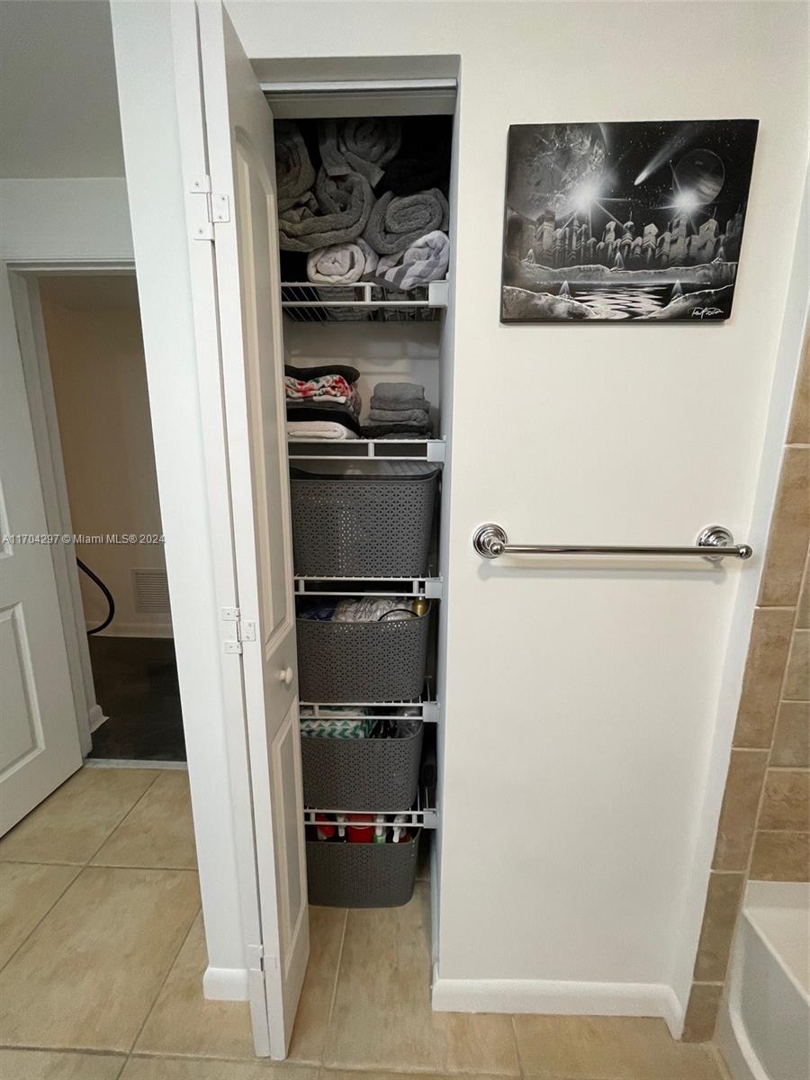 TOSCANO CONDO - Residential