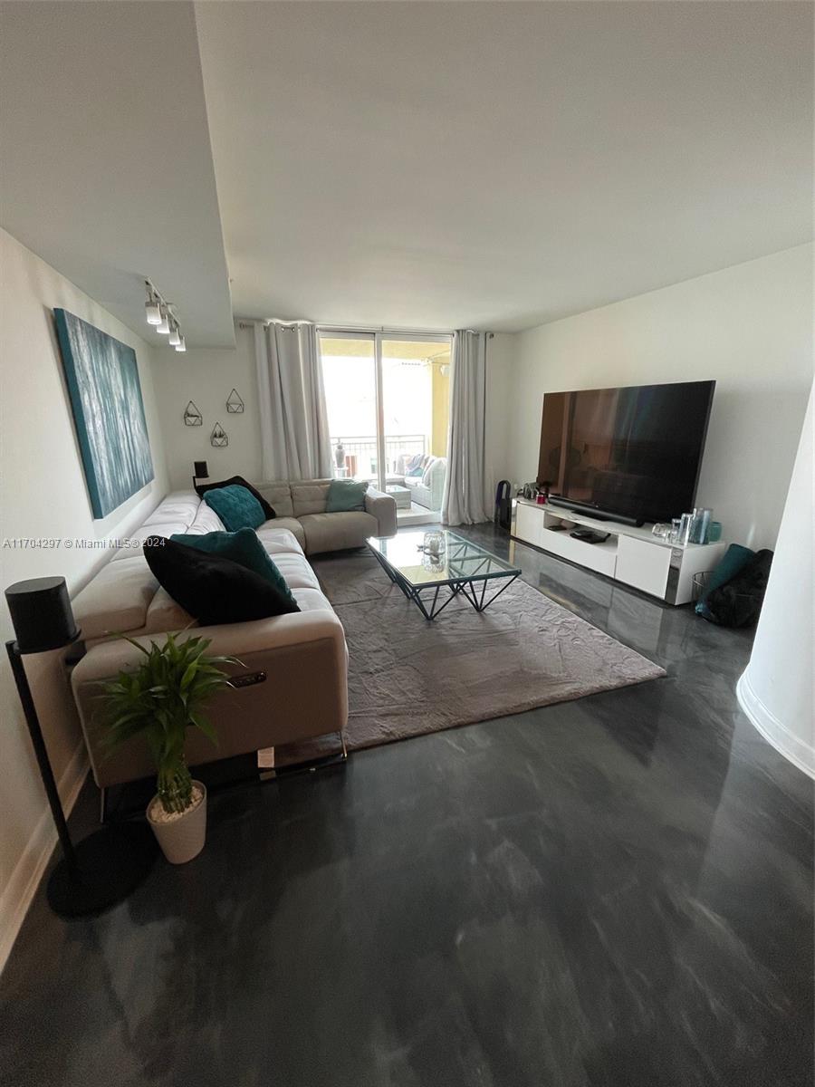 TOSCANO CONDO - Residential