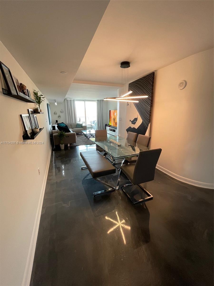 TOSCANO CONDO - Residential