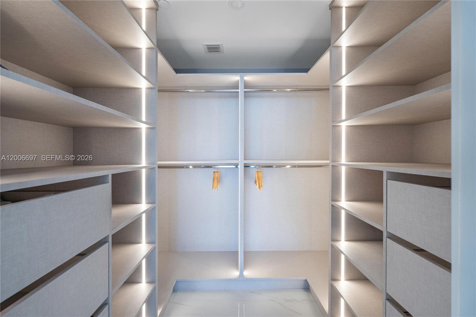 ARIA RESERVE - Residential