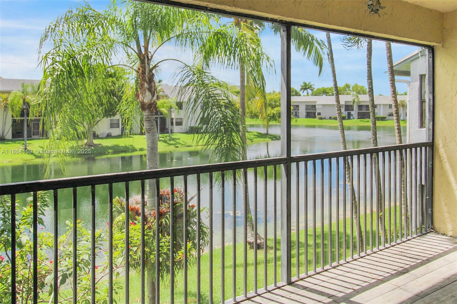 Experience lakefront living in this beautifully remodeled 2-bedroom, 2-bathroom condo located in the gated community of Lakeshore.
This stunning, move-in ready home features:
A brand-new kitchen with stainless steel appliances
New flooring throughout
A bright, open-concept living & dining area
A spacious balcony with beautiful lake views
An enclosed storage space conveniently located on the balcony
A well-maintained, gated community offering comfort and security
A prime location close to shopping, dining, and major highways
Enjoy a modern, updated lifestyle in a serene lakefront setting. Don’t miss your chance to own this fully renovated retreat—schedule your showing today!