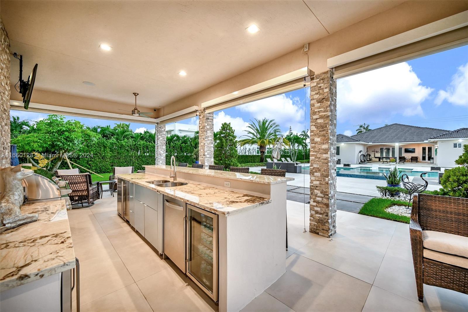 SWEETWATER ESTS SUB - Residential