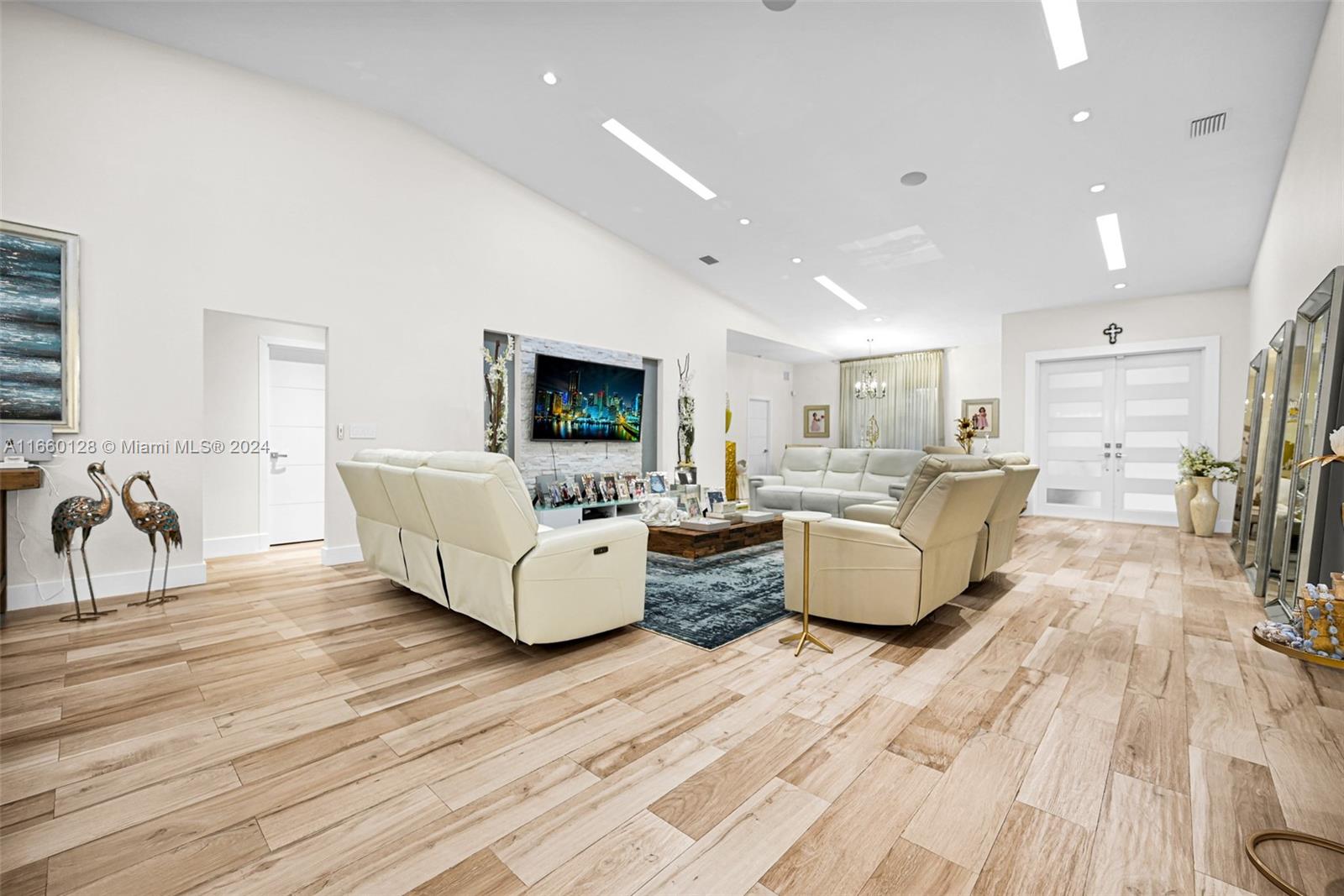 SWEETWATER ESTS SUB - Residential