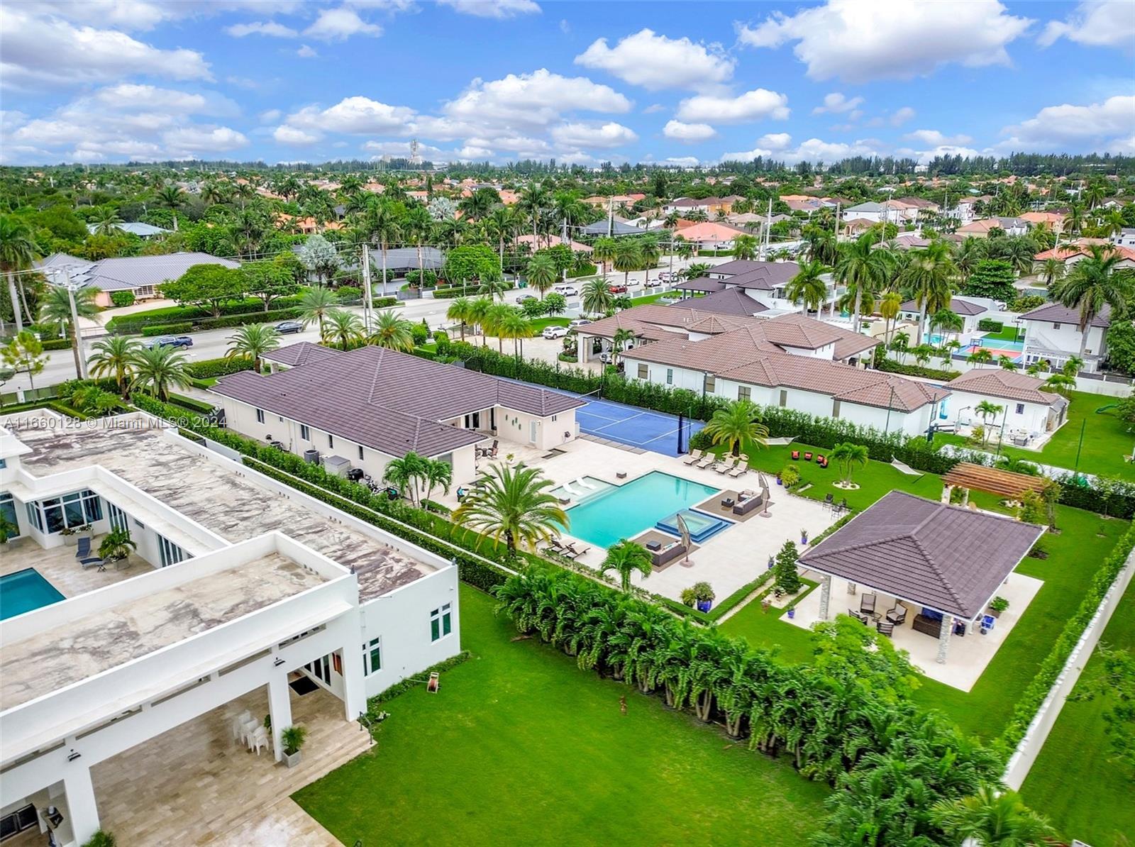 SWEETWATER ESTS SUB - Residential