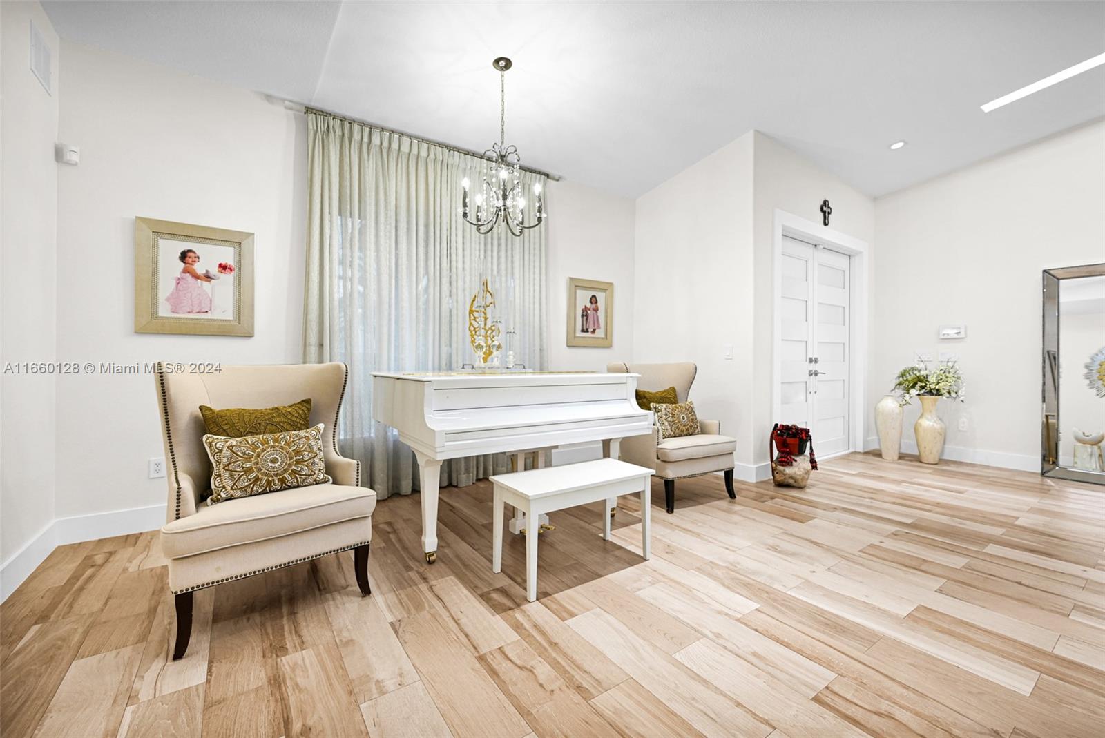 SWEETWATER ESTS SUB - Residential