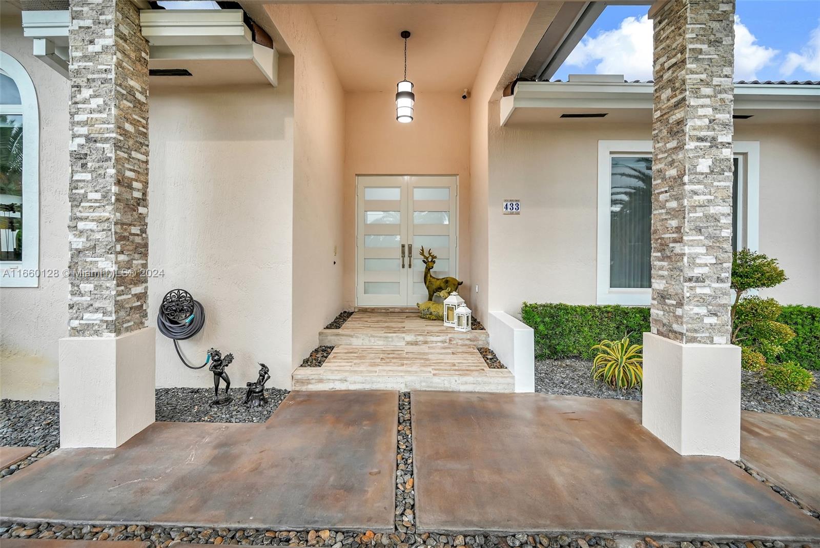 SWEETWATER ESTS SUB - Residential