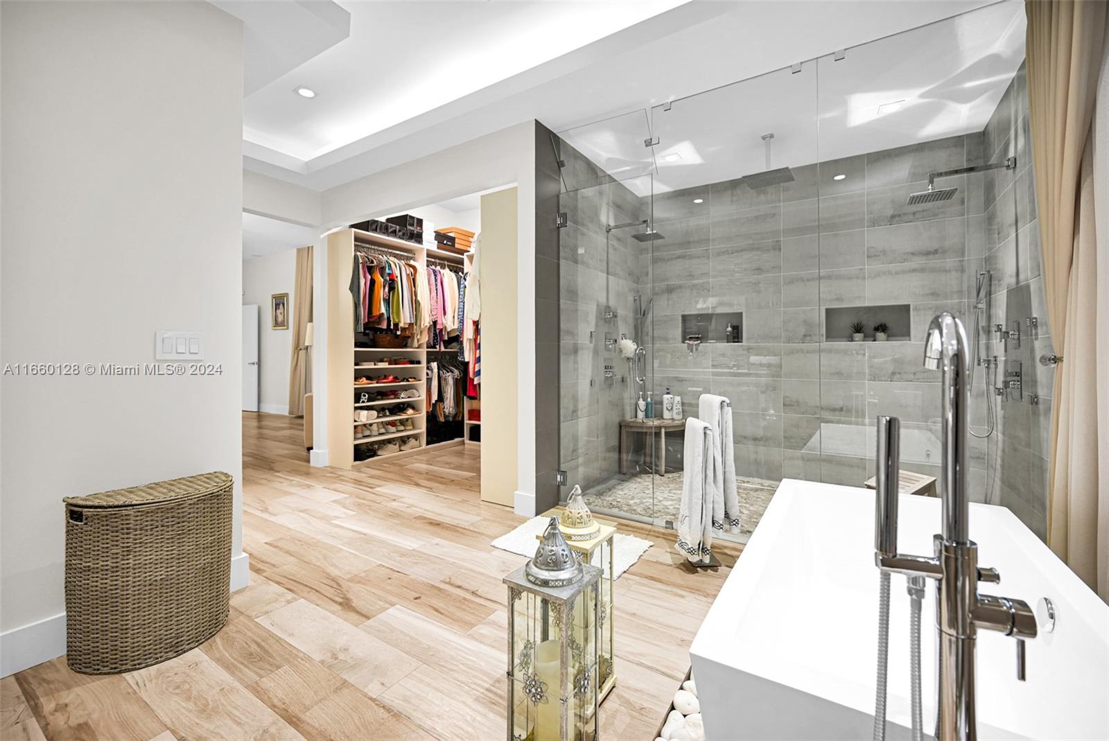 SWEETWATER ESTS SUB - Residential