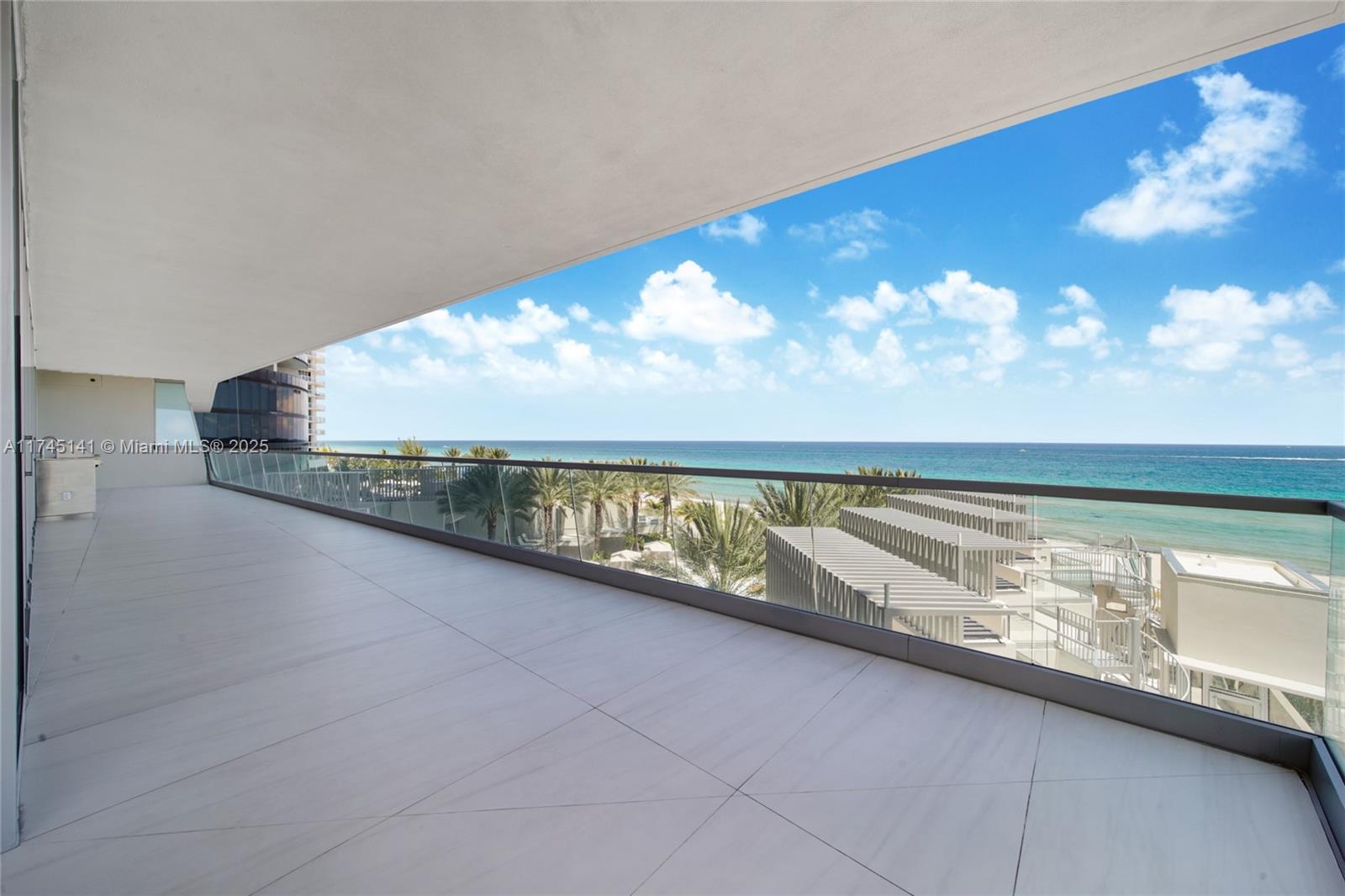 18501 Collins Ave 403