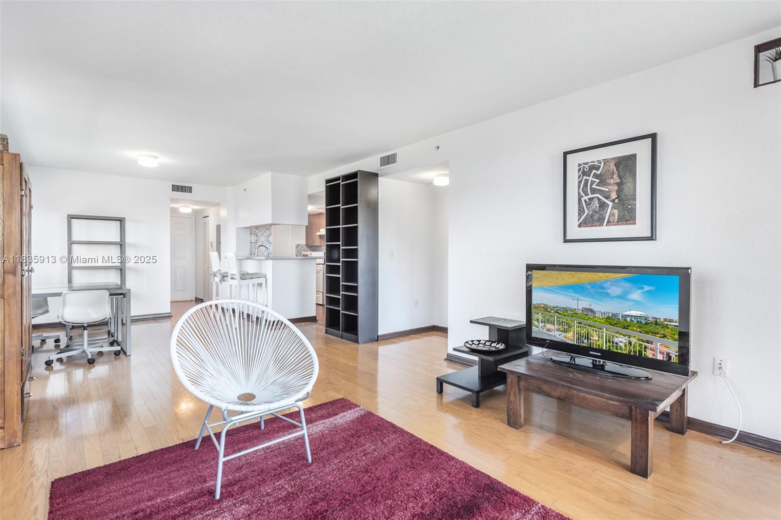 816 NW 11th St 1101, Miami, FL, 33136/$409,999 1 816 NW 11th St 1101