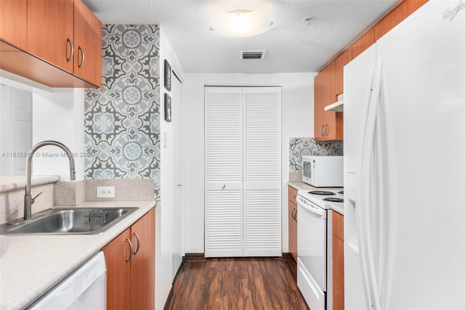 SEYBOLD POINTE CONDO - Residential