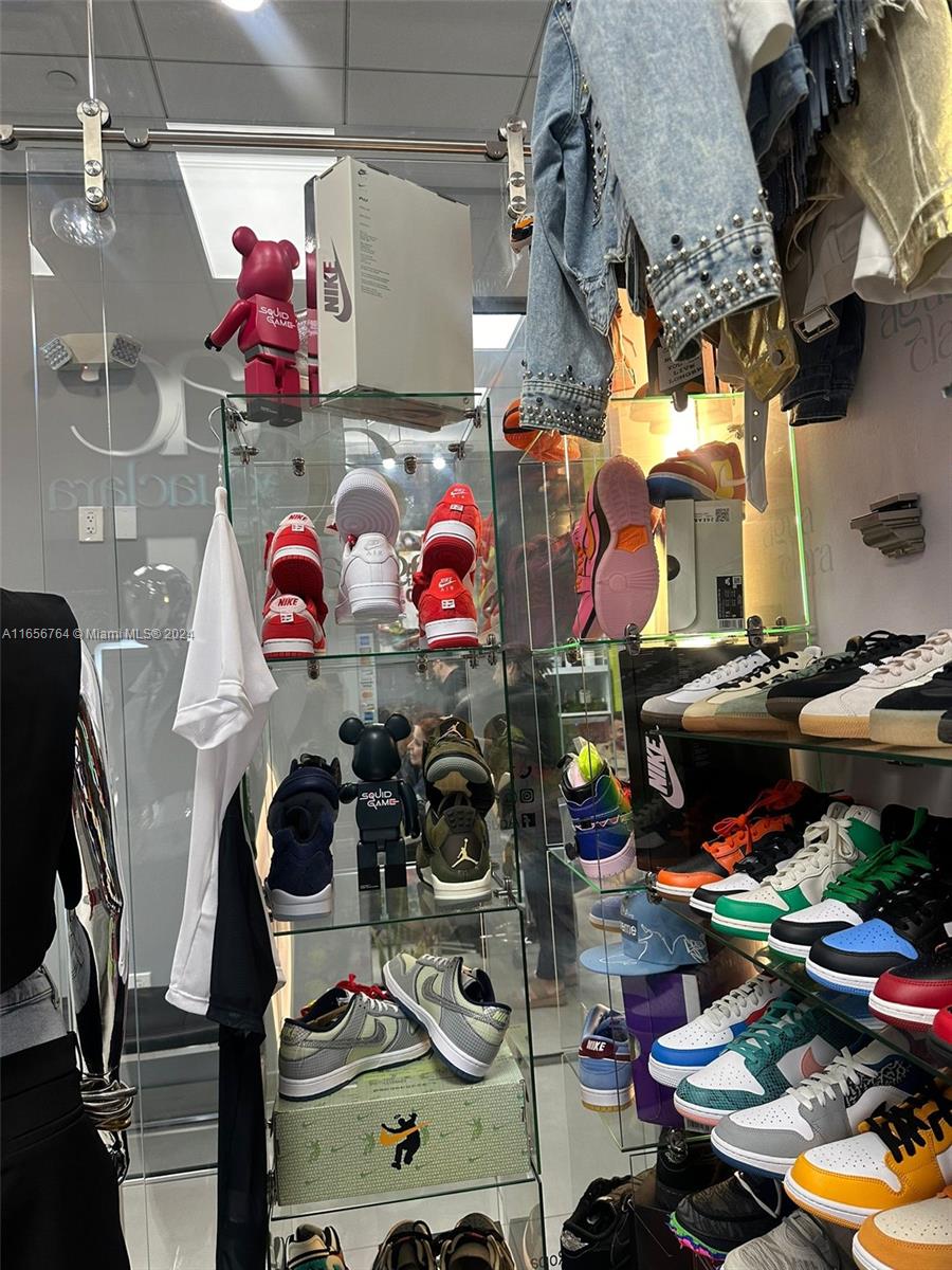 Business Opportunity! Beautifully appointed boutique in Doral, Own this established business that has been operating for 1 years! Sale includes inventory. Lease runs until, month to month. NDA must be signed and proof of funds with LOI.