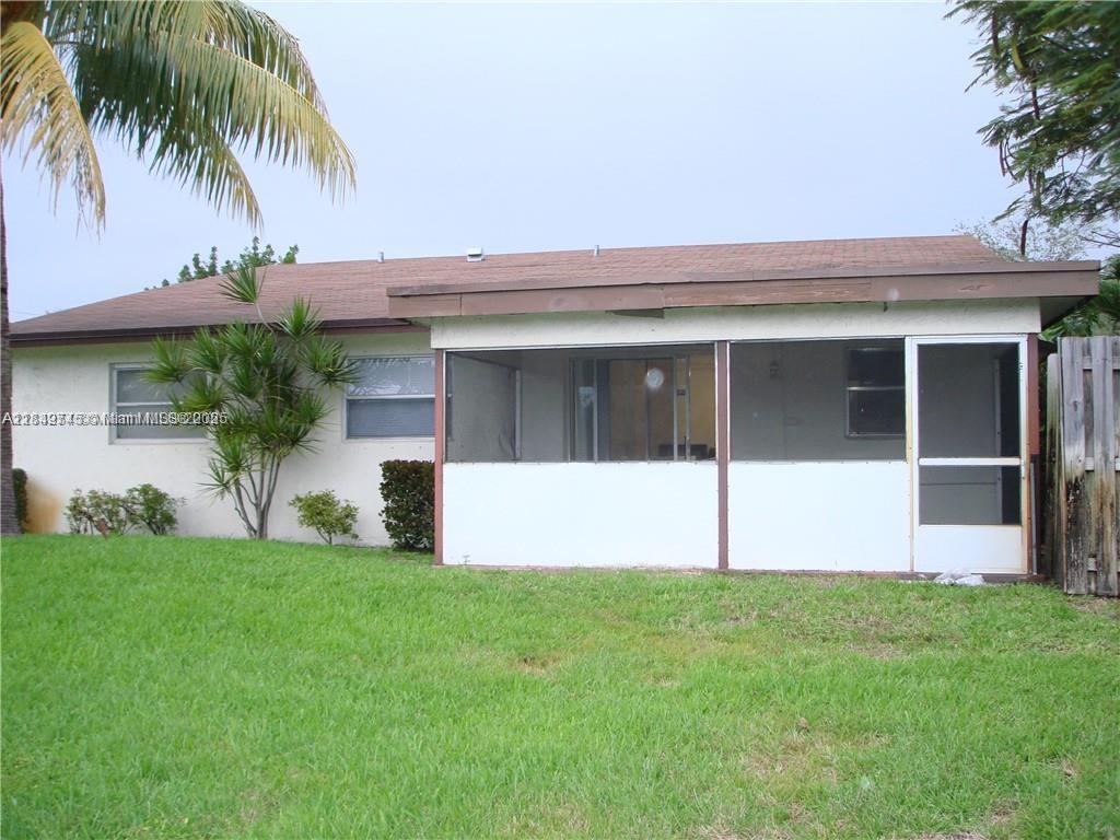 3200 NW 5th Ter 8, Pompano Beach, FL, 33064/$229,000 4 3200 NW 5th Ter 8