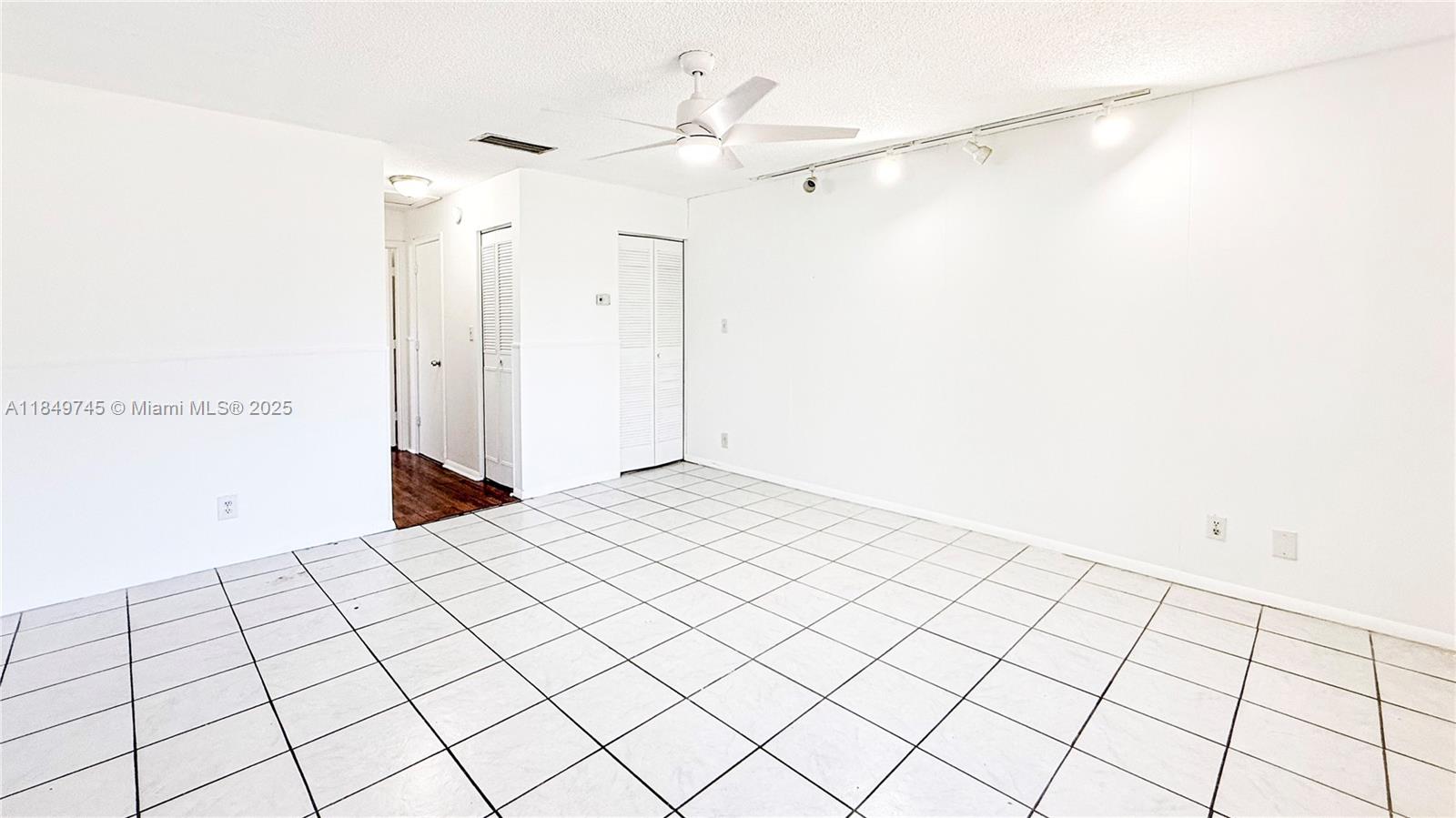 LOCH LOMOND SEC 3 - Residential