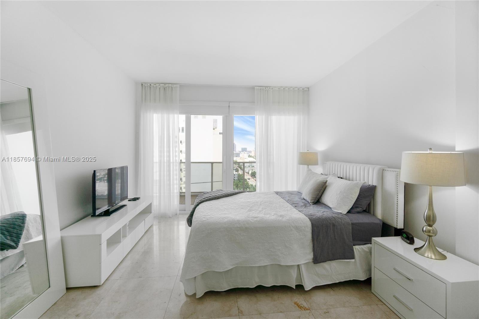 THE DECOPLAGE CONDO - Residential Lease