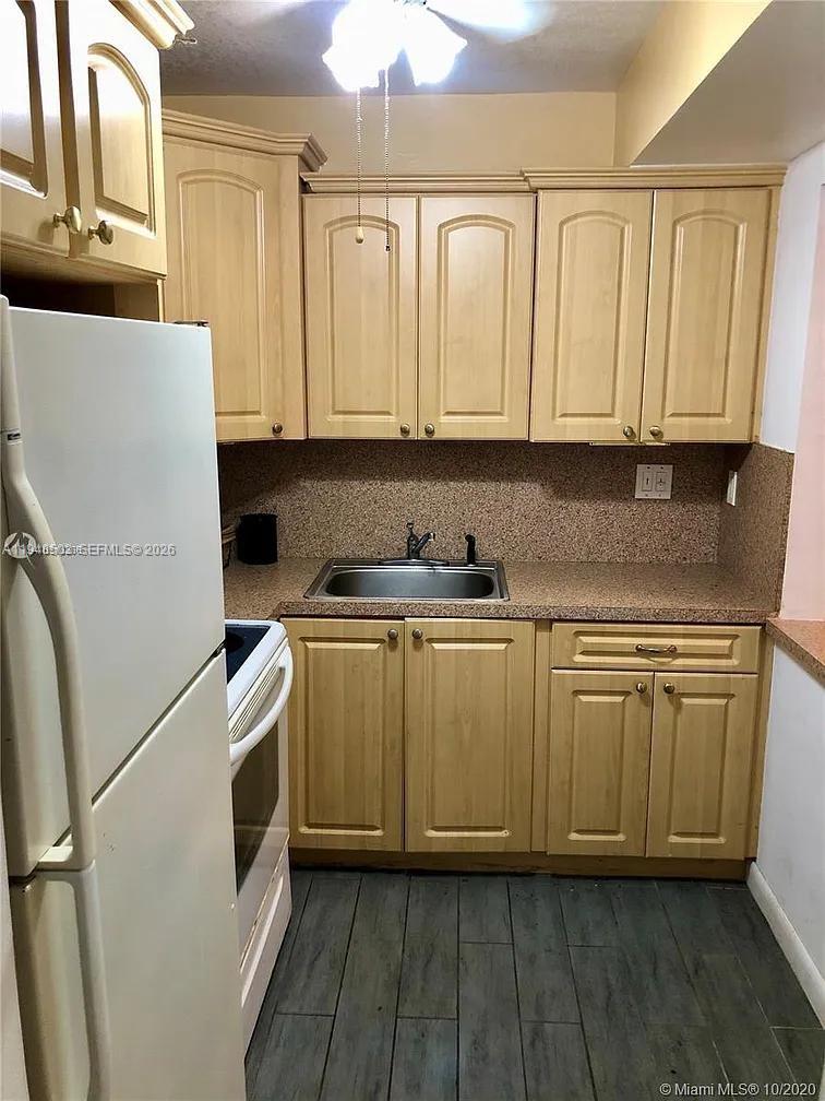 AVILA CONDO - Residential