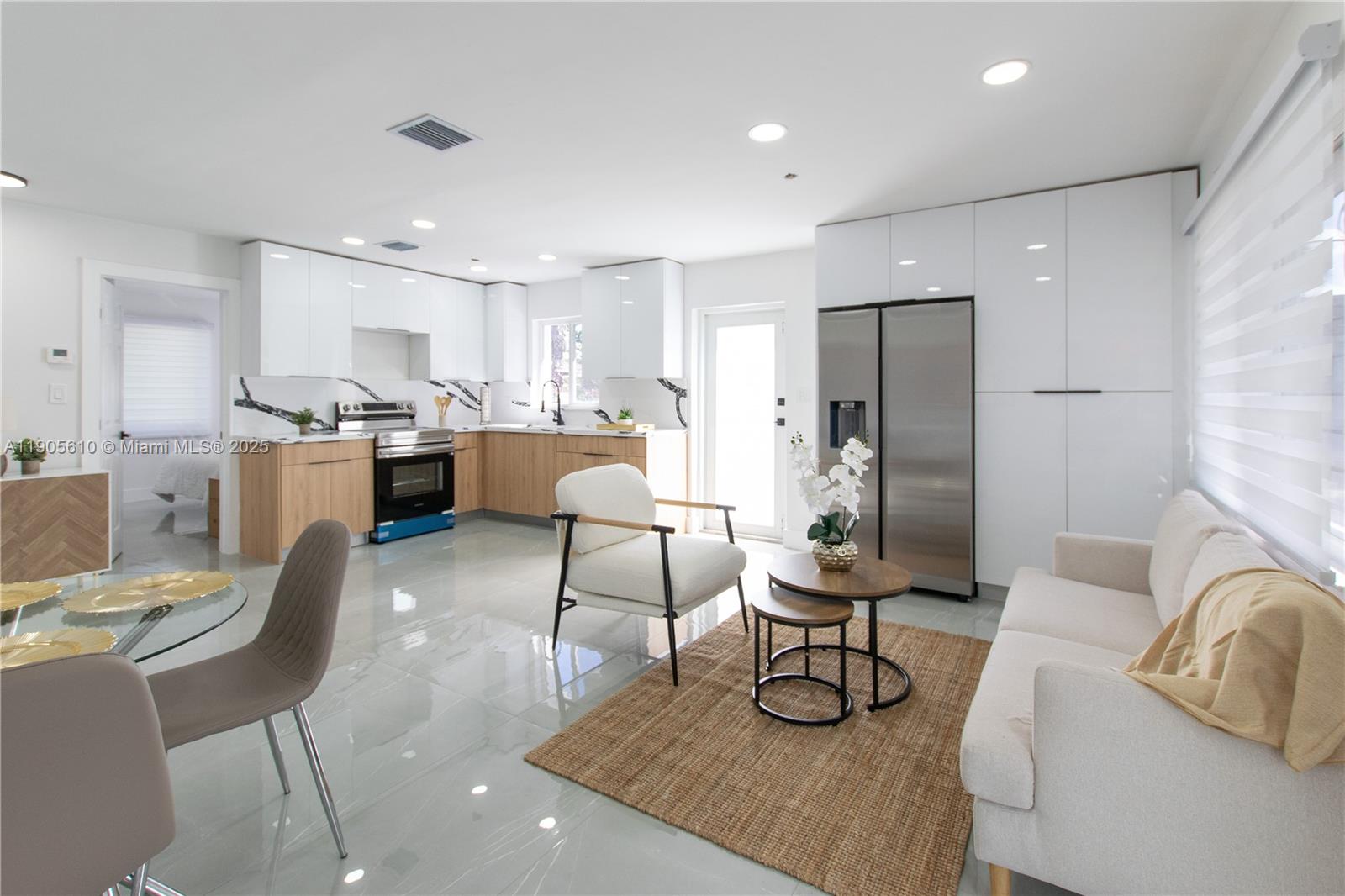 OAKLAND PARK - Residential