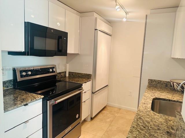 HARBOUR HOUSE - Residential Lease