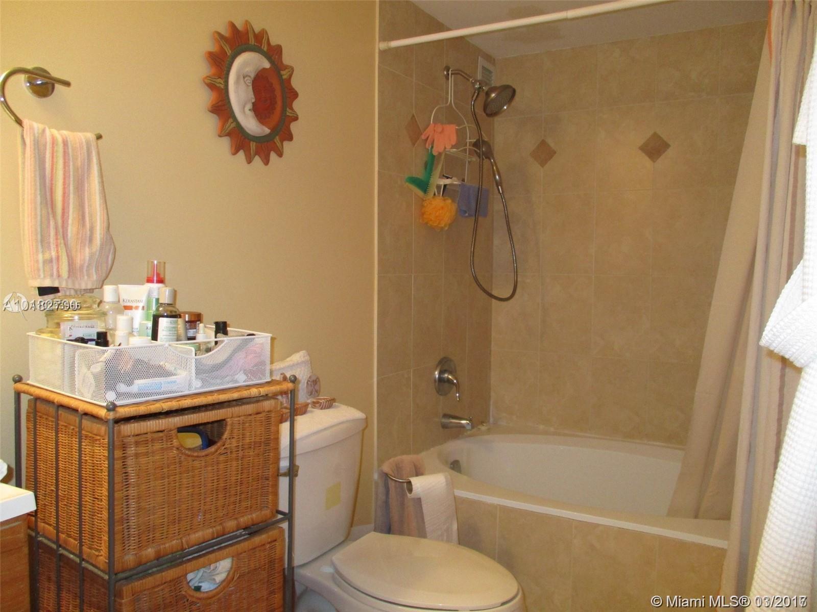 OCEANVIEW PARK CONDO - Residential Lease