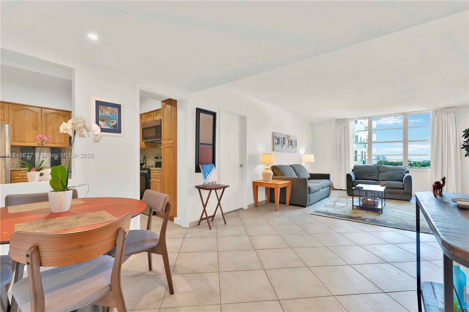 5161 Collins Ave 1110