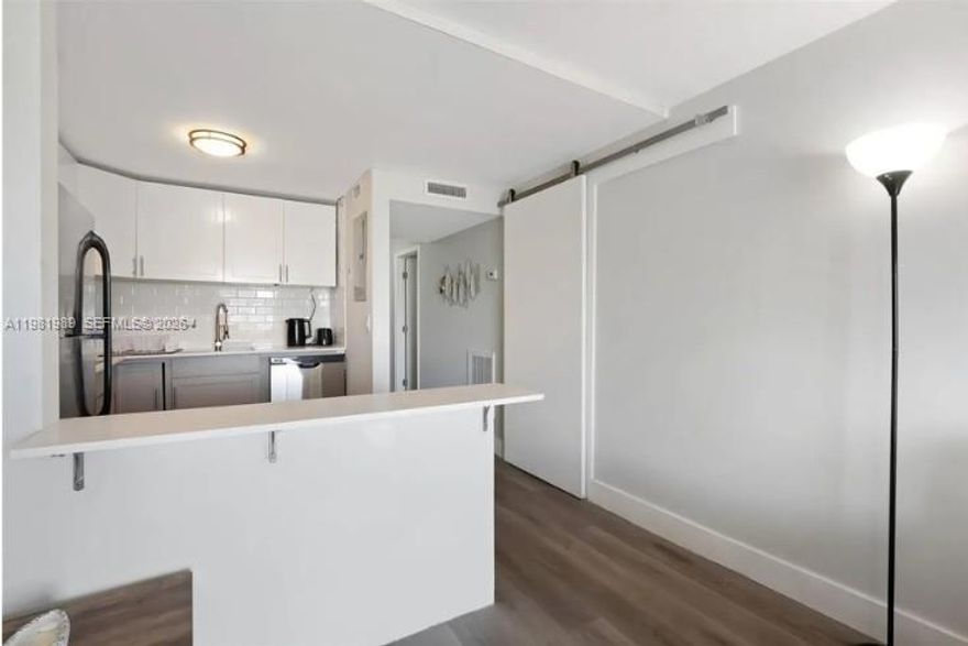 Beautiful 2B2B apartment for rent in Eastern Shores. This fully remodeled unit features a modern kitchen with quartz countertops, abundant cabinetry.  The home also includes updated bathrooms with walk-in showers, recent electrical panel, air conditioner, and water heater.
Residents enjoy a variety of amenities, including a shuttle service, nearby restaurants, and a vibrant community atmosphere. Ideally located just minutes from Bal Harbour, Aventura Mall, and the beautiful beaches of Sunny Isles. You can also enjoy shopping and relaxing at the nearby Intracoastal Mall. A wonderful opportunity to live in one of the area’s most desirable locations.